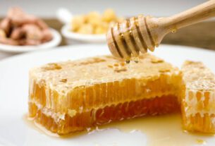 benefits of honey for skin and face 2023